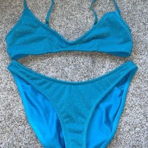 Triangl set bikini, size large! never worn before! *Doesn’t come with bag!